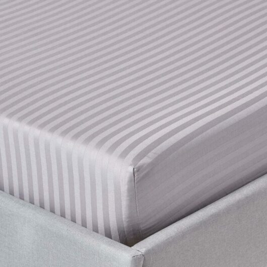 HOMESCAPES Grey Egyptian Cotton Satin Fitted Sheet 330 Thread Count, Super King - Grey