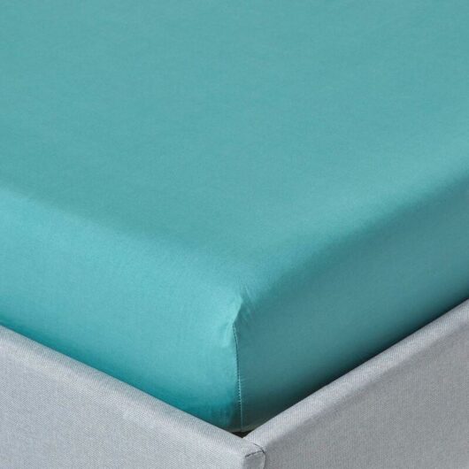 HOMESCAPES Teal Egyptian Cotton Fitted Sheet 200 Thread Count, Super King - Teal
