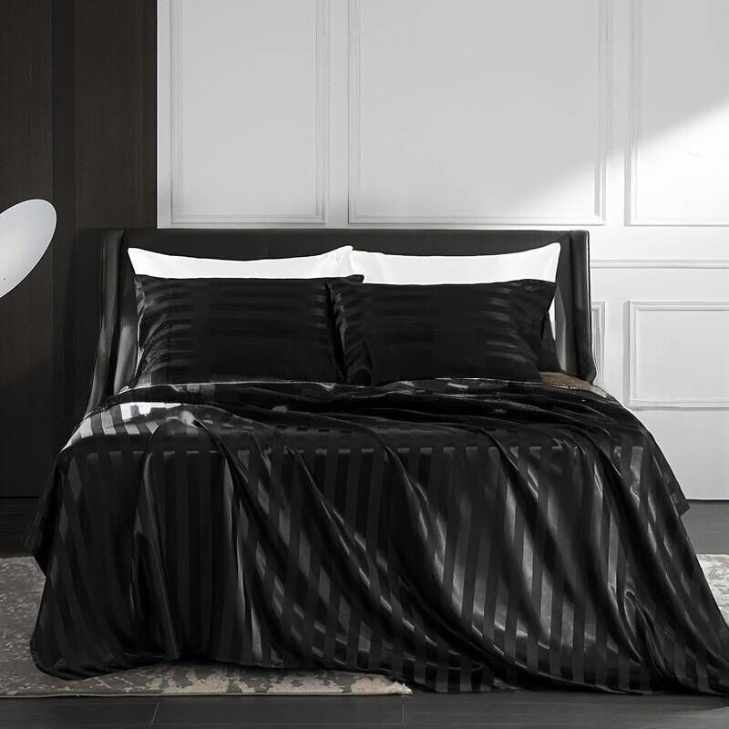 4-Piece Bedding Set - 153 x 203 cm Non-Slip Fitted Sheet + Flat Sheet + 2 Pillowcases - Modern Striped Style